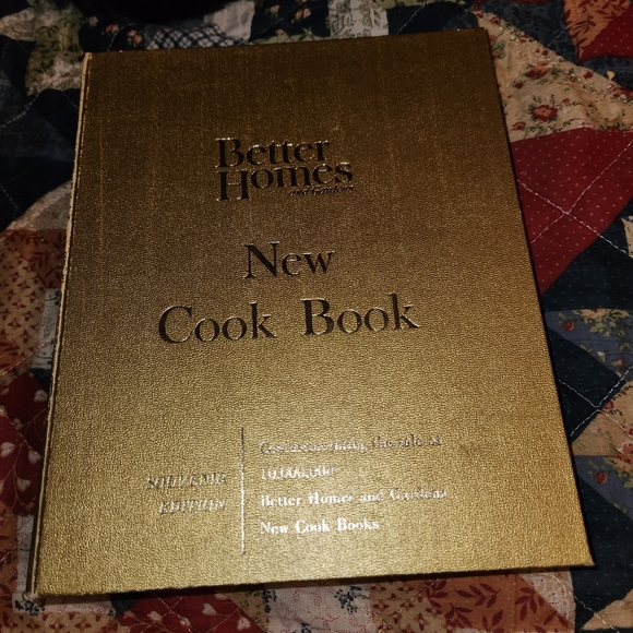 Better Homes and Gardens New Cookbook Souvenir Edition Binder Style Illustrated - Picture 1 of 8